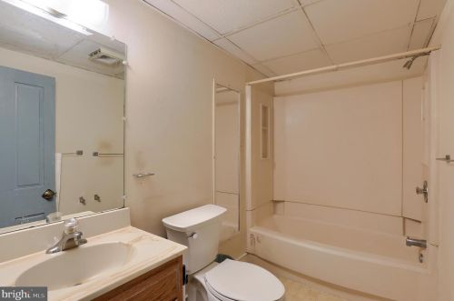 25 Plum St, Lancaster PA 17602-2724 exterior