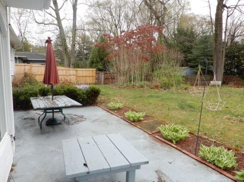 31 Mayflower Ln, Meriden CT 06450-3522 exterior