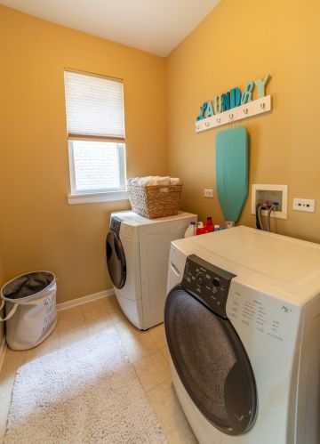 89 Lawrence Ln, Matteson IL 60443-2938 exterior