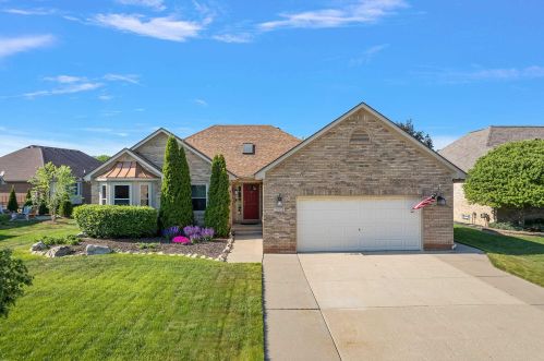 21855 Town Gate Dr, Macomb Township, MI 48044-3792