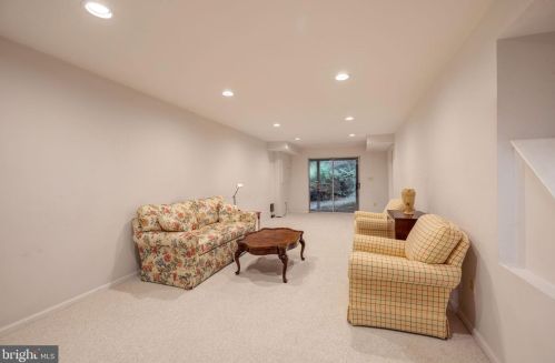 1621 Linway Park Dr, Mc Lean VA 22101-4149 exterior