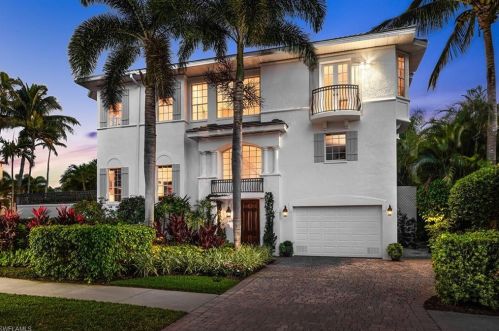 190 5th Ave, Naples, FL 34102-8608