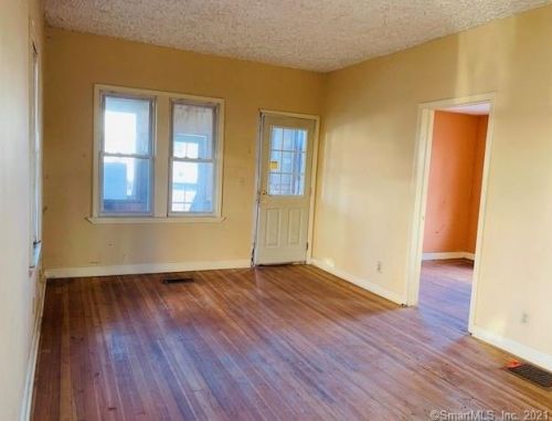 205 Belden St, New Britain, CT 06051-2805