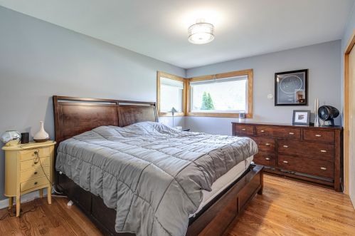 910 Prospect Manor Ave, Mount Prospect IL  60056-1140 exterior