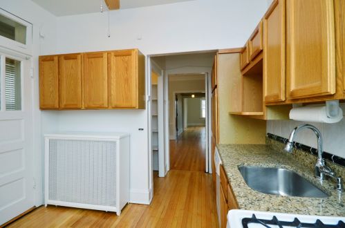 6211 Greenview Ave, Chicago IL  60660-1822 exterior