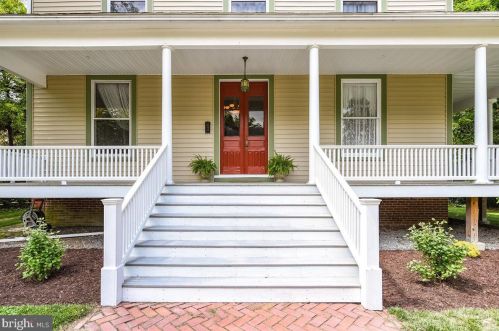 30458 Prince William St, Princess Anne, MD 21853-1233