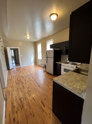 5144 Throop St, Chicago IL 60607-2534 exterior