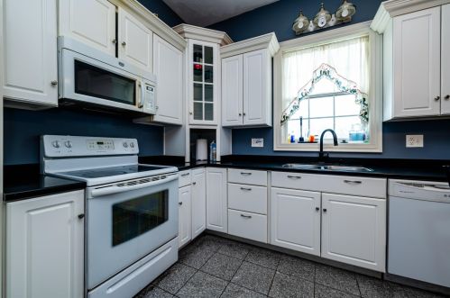 108 Michigan Ave, Dowagiac MI 49047-1908 exterior