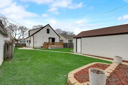 3822 52nd St, Milwaukee WI  53216-2308 exterior