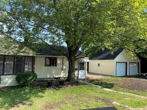 1878 Lakeshore Dr, Meskegon MI 49441-1796 exterior