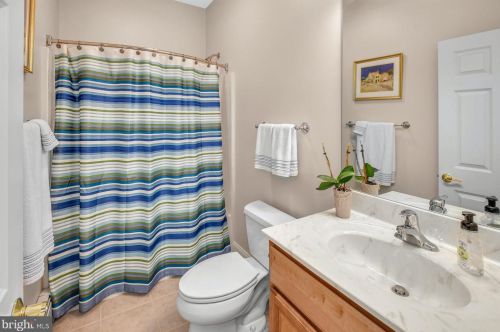 1049 Cider Press Ln, Quakertown PA 18951-5508 exterior