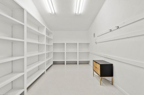 454 Flamingo Ave, Naples FL 34108-2111 exterior