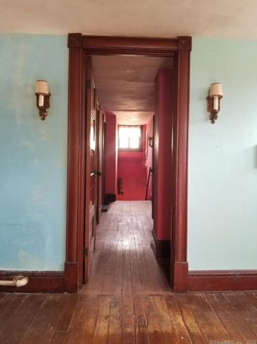 30 Franklin St, Enfield CT 06082-3608 exterior