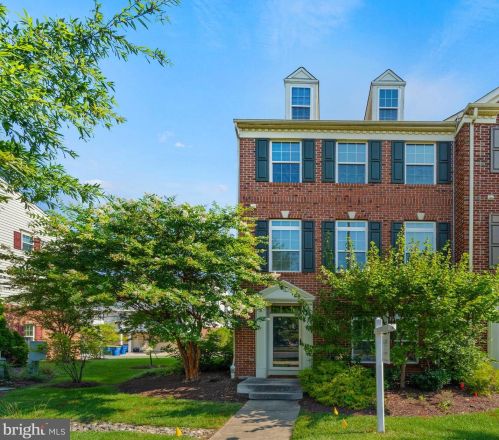 3810 Ft Lincoln Dr, Washington DC 20018-4311 exterior