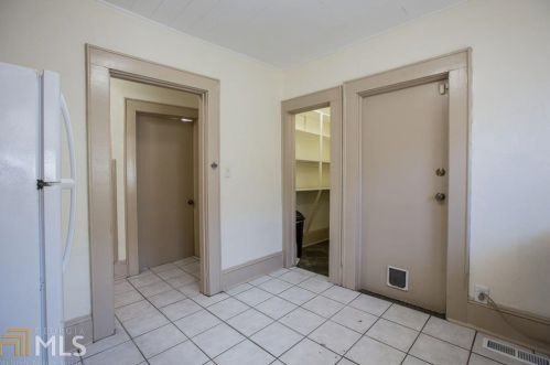 1069 Hemphill Ave, Atlanta GA 30318-5441 exterior