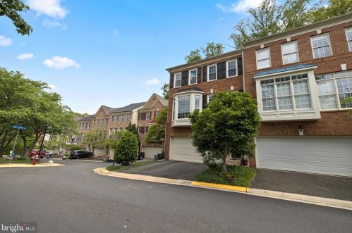 5412 Chieftain Cir, Alexandria VA 22312-2332 exterior