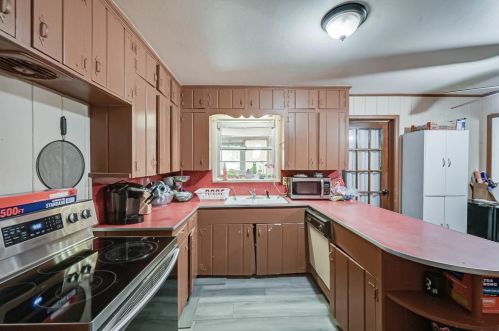 1614 4th St, Irving TX 75060-3111 exterior