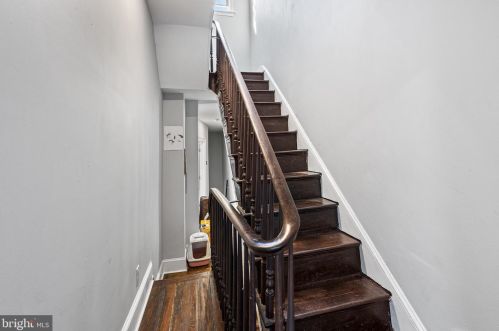 3900 Fairmount Ave, Philadelphia PA  19104-1806 exterior