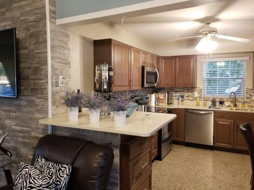 6902 Howard Ave, Tampa FL 33604-4622 exterior