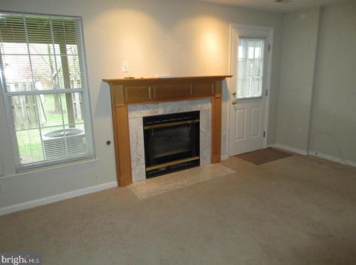 7487 Gadsby Sq, Alexandria VA  22315-5294 exterior