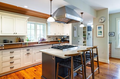 79 Mtn Rd, Concord NH 03301-6902 exterior