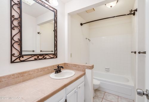 7431 Ln Cienega Dr, Tucson AZ 85712-1423 exterior