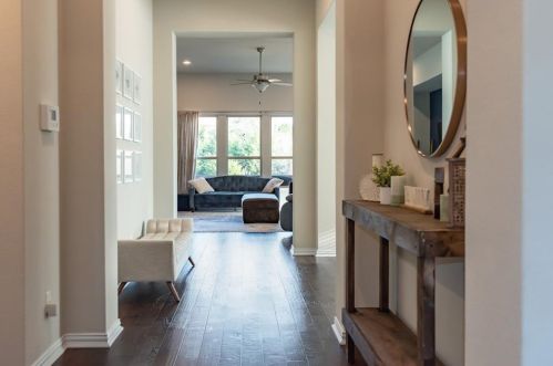 676 Catalina Ln, Austin, TX 78737-4751