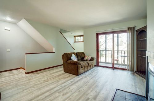 139 Ponwood Cir, Madison, WI 53717-1165