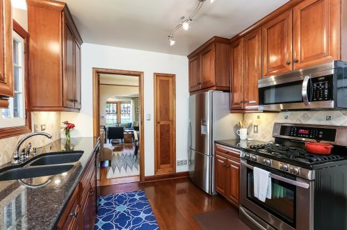 1360 Hartford Ave, Saint Paul MN 55116-1648 exterior