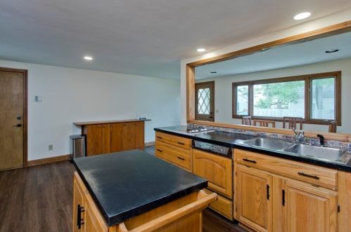 315 Winton St, Springfield MA  01118-1257 exterior