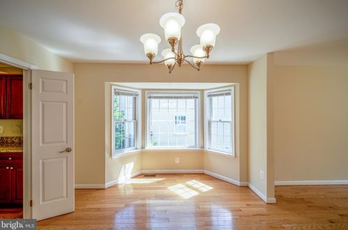 12617 Rock Rdg Rd, Herndon VA 20170-2879 exterior