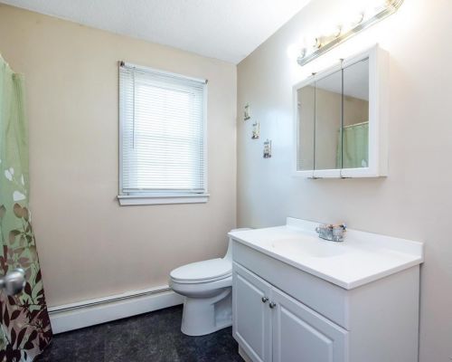 65 Arthur St, Springfield MA 01104-2218 exterior