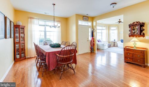 89 Warwick Way, Southampton NJ  08088-1122 exterior