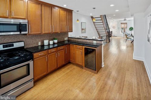 1932 4 St, Philadelphia PA 19122-2235 exterior