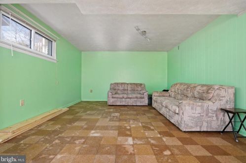 822 Malibu Dr, Silver Spring MD 20901-3648 exterior