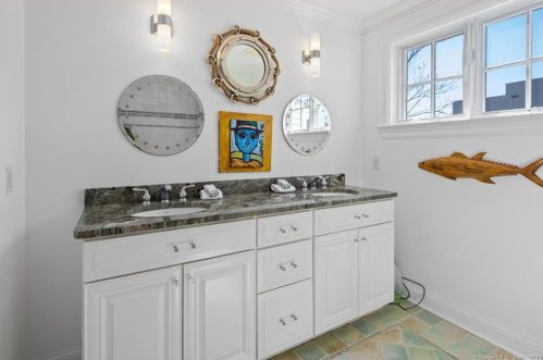 42 Danbury Ave, Westport CT  06880-6821 exterior