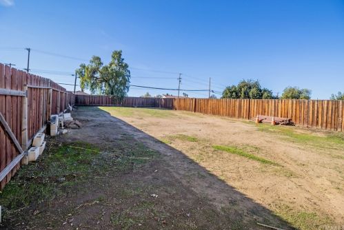 19014 Mariposa Ave, Riverside CA 92508-9618 exterior