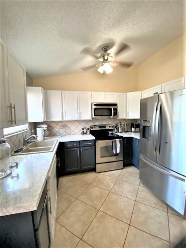 1497 Appamattox Ter, Fort Pierce FL 34952-7173 exterior