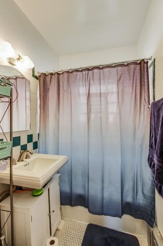 2836 Lunt Ave, Chicago IL 60645-2917 exterior