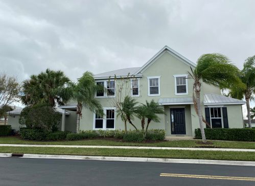 10470 Waterway Ln, Fort Pierce, FL 34987-2494