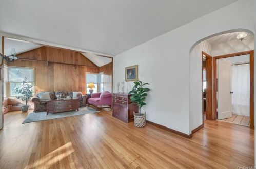 11 Marple Rd, Poughkeepsie NY 12603-1342 exterior