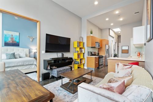 1375 Milwaukee Ave, Chicago, IL 60622-9151