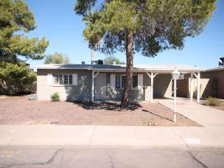 2302 Beck Ln, Phoenix AZ  85032-4256 exterior