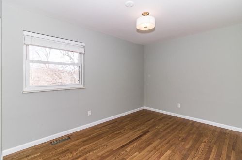 2637 Midland Rdg Dr, Saint Louis MO 63114-1232 exterior