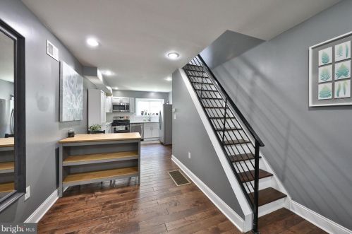 1524 Leithgow St, Philadelphia PA 19147-1514 exterior