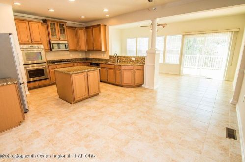 29 Pate Dr, Middletown NJ  07748-1751 exterior