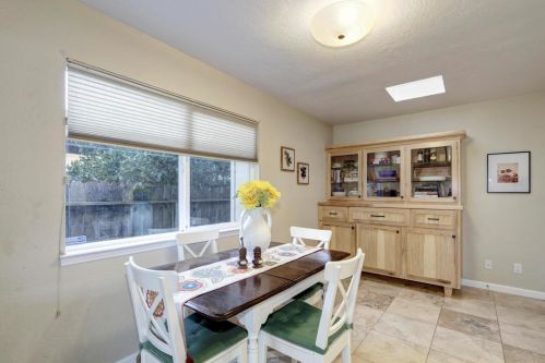 1707 Baywood Ln, Davis CA 95618-0543 exterior