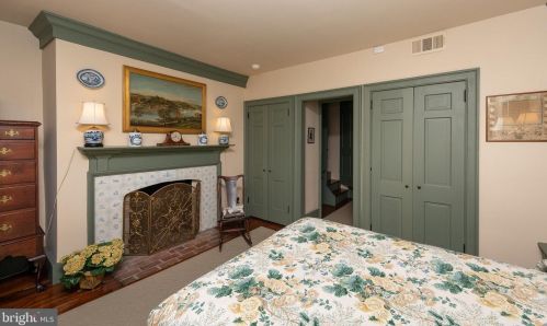 302 2nd St, Philadelphia PA 19148-1945 exterior