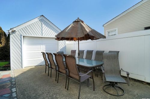 145 Chester St, Valley Stream NY 11580-4210 exterior