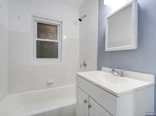 125 Temple St, Paterson NJ 07522-1354 exterior